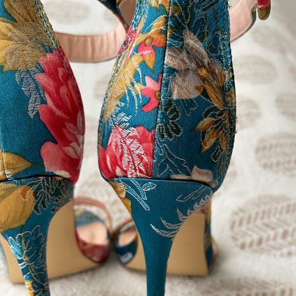 Olivia Jaymes Blue Floral Satin High Heel Size 8 - Picture 5 of 13